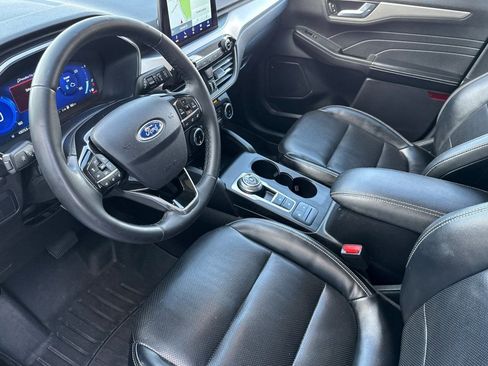 Used 2022 Ford Escape SEL w/ Technology Package image 4