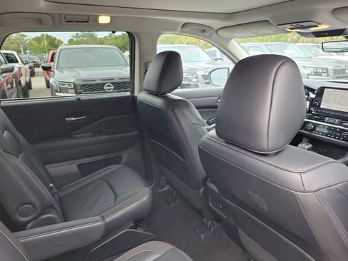 Used 2023 Nissan Pathfinder SL w/ SL Premium Package image 31