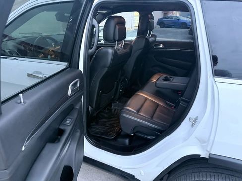 Used 2018 Jeep Grand Cherokee Limited AWD/4WD image 9
