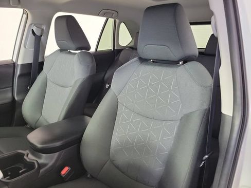Used 2025 Toyota RAV4 XLE FWD image 20