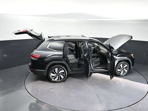 Used 2025 Volkswagen Atlas SEL AWD/4WD image 46