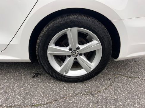 Used 2015 Volkswagen Passat 1.8T SE image 33