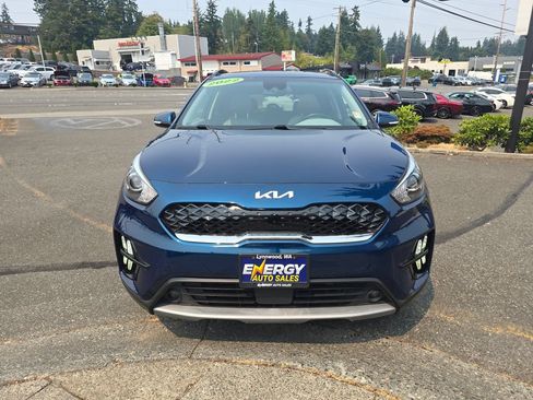 Used 2022 Kia Niro Touring Special Edition FWD image 2
