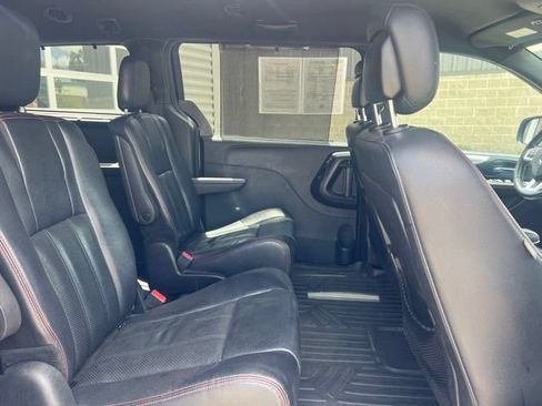 Used 2015 Dodge Grand Caravan R/T w/ Driver Convenience Group FWD image 13