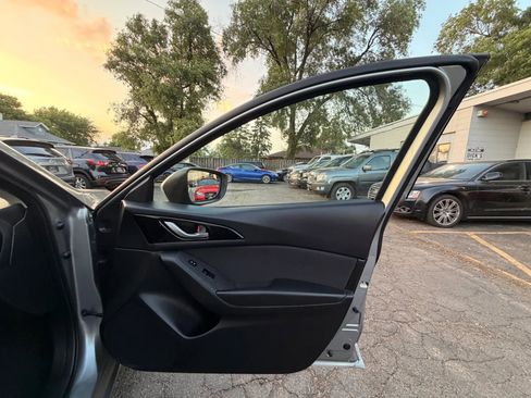 Used 2015 MAZDA MAZDA3 i Sport FWD image 22