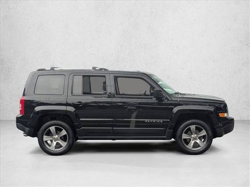 Used 2017 Jeep Patriot High Altitude AWD/4WD image 4