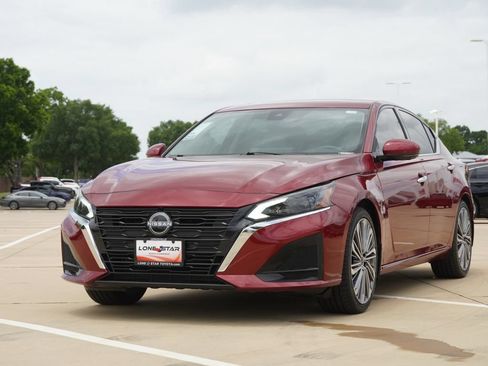 Used 2024 Nissan Altima 2.5 SL FWD image 4