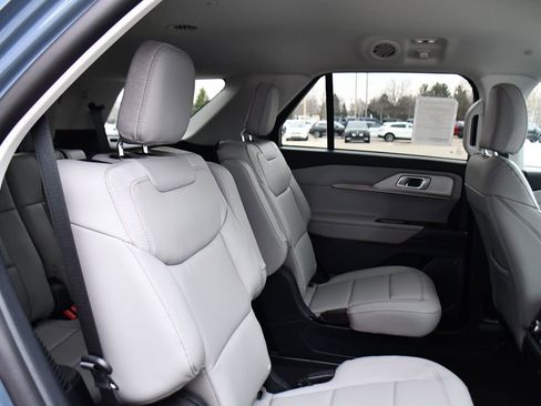 Used 2026 Ford Explorer Active w/ Active Comfort Package image 17