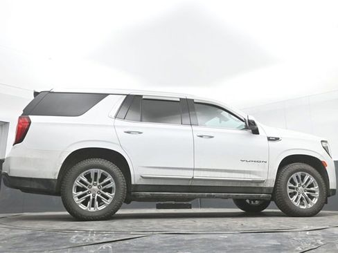 Used 2022 GMC Yukon SLT w/ SLT Premium Package image 34