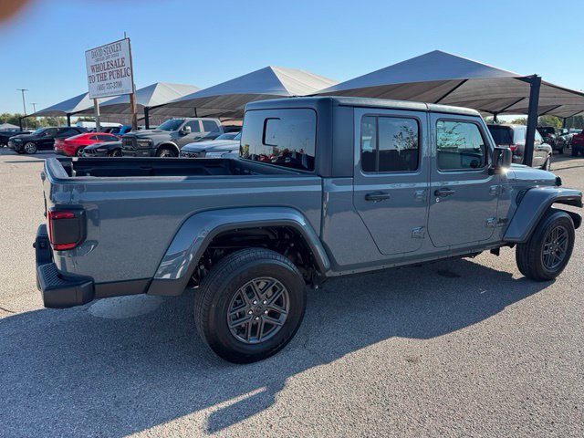 Used 2024 Jeep Gladiator Sport AWD/4WD image 6
