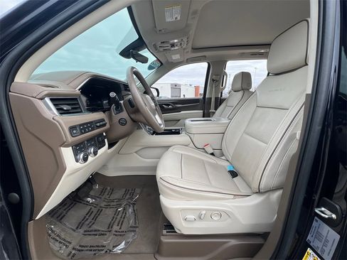 Used 2022 GMC Yukon Denali w/ Denali Premium Package image 29