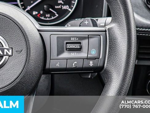 Used 2024 Nissan Rogue SV FWD image 37