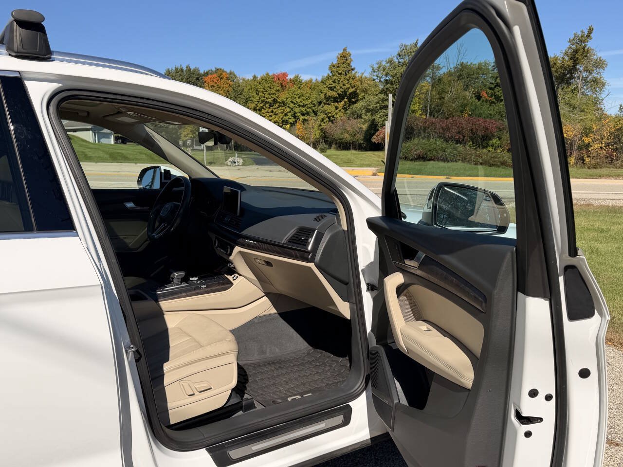 Used 2019 Audi Q5 2.0T Premium Plus w/ Premium Plus Package AWD/4WD image 31