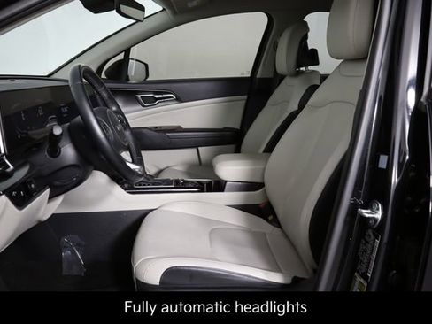 Certified 2025 Kia Sportage EX FWD image 14