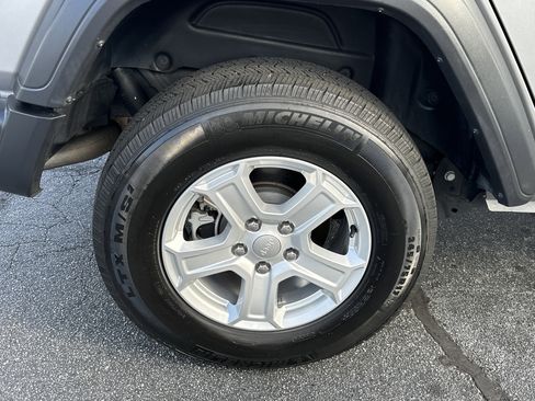 Used 2018 Jeep Wrangler Unlimited Sport S image 20