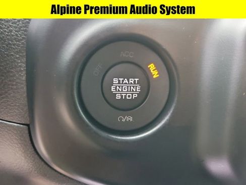 Used 2023 Jeep Gladiator Sport AWD/4WD image 17