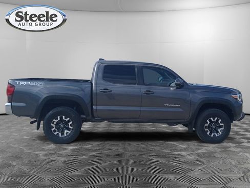 Used 2019 Toyota Tacoma TRD Off-Road image 6