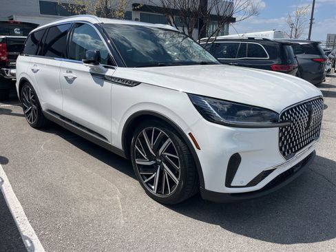 Used 2025 Lincoln Aviator Reserve w/ Equipment Group 201A image 1
