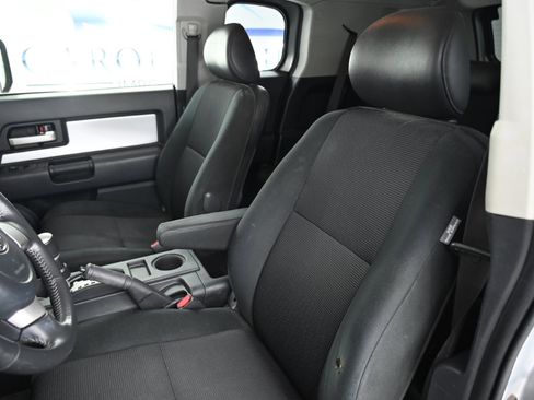 Used 2007 Toyota FJ Cruiser 4WD image 16