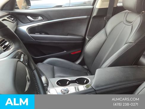 Used 2025 Genesis G70 2.5T AWD/4WD image 26