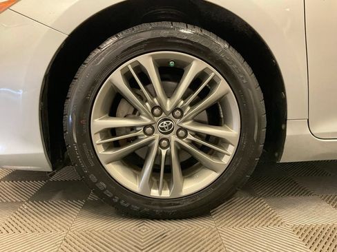 Used 2016 Toyota Camry SE w/ Moonroof Package FWD image 8