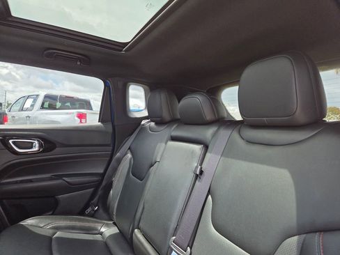 Used 2023 Jeep Compass Trailhawk w/ Trailhawk Elite Group AWD/4WD image 17