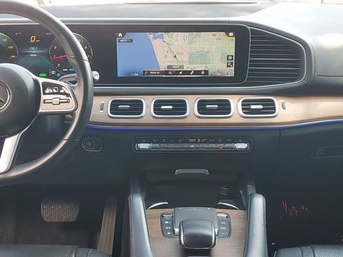 Used 2021 Mercedes-Benz GLS 450 4MATIC image 21