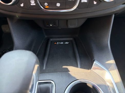Certified 2023 Chevrolet Traverse LT w/ Midnight/Sport Edition AWD/4WD image 27