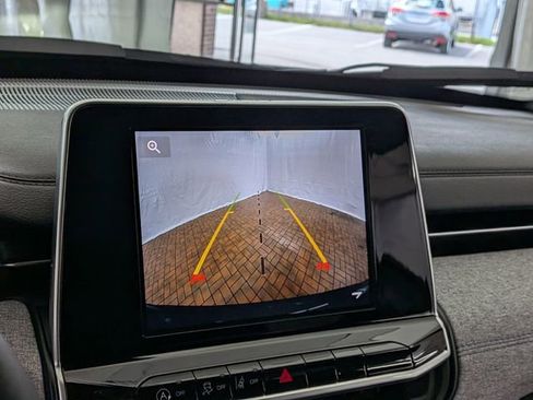 Used 2025 Jeep Compass Latitude image 30