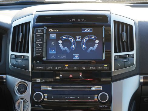 Used 2015 Toyota Land Cruiser AWD/4WD image 17