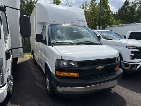 New 2024 Chevrolet Express 3500 w/ Power Convenience Package RWD image 2