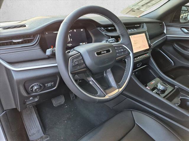 New 2026 Jeep Grand Cherokee Limited w/ Limited Altitude Package AWD/4WD image 3