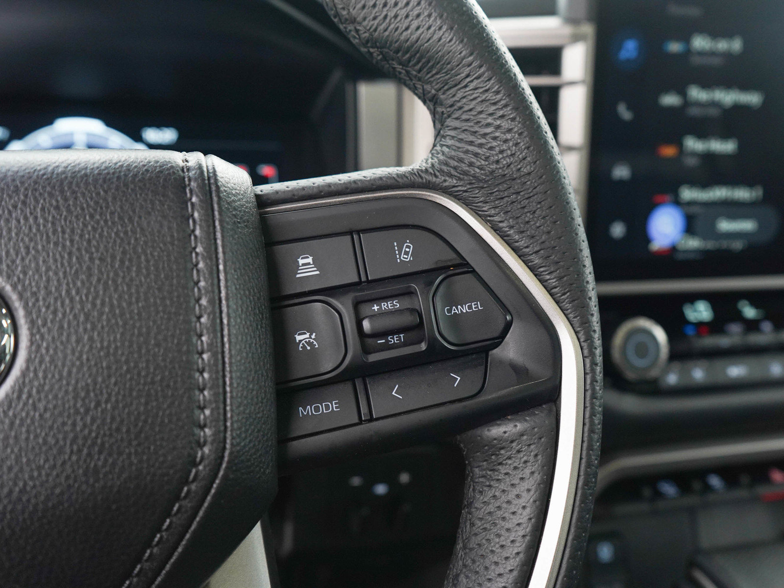 Used 2025 Toyota Tundra Limited AWD/4WD image 28