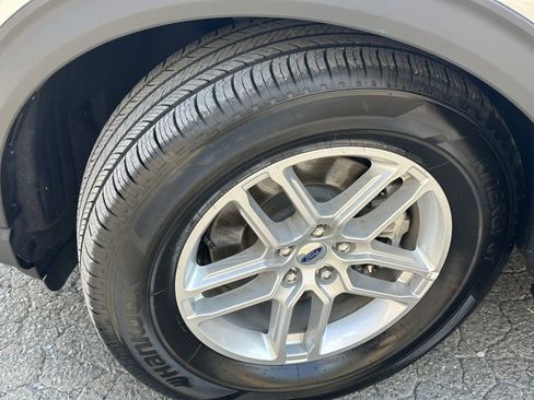 Used 2025 Ford Explorer Active image 37