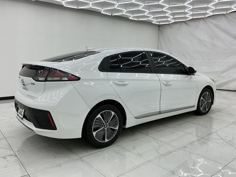Used 2021 Hyundai Ioniq SE FWD image 11