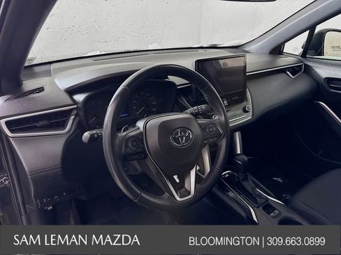 Used 2024 Toyota Corolla Cross AWD Hybrid w/ Moonroof Package image 9
