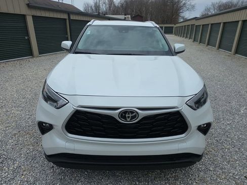 Used 2023 Toyota Highlander XLE image 10