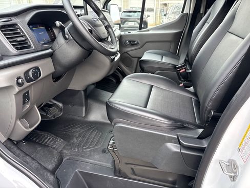 New 2026 Ford Transit 250 148 Medium Roof w/ Load Area Protection Package RWD image 37
