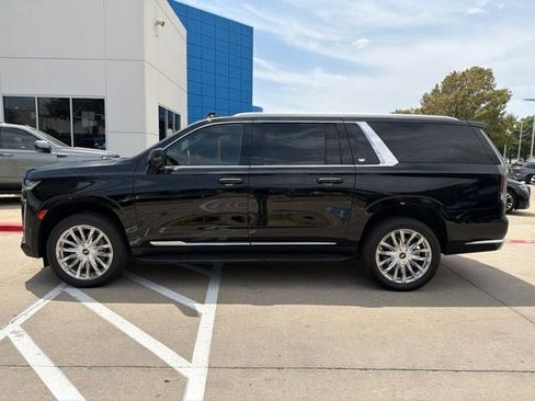 Used 2024 Cadillac Escalade ESV Premium Luxury RWD image 8