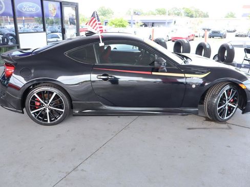 Used 2019 Toyota 86 TRD SE RWD image 4