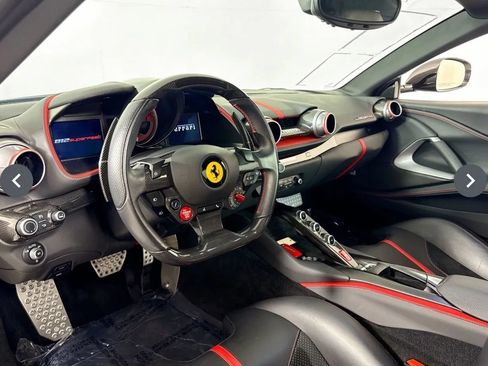 Used 2019 Ferrari 812 Superfast RWD image 10
