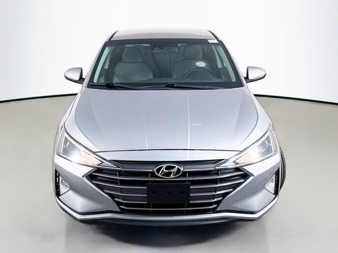 Used 2020 Hyundai Elantra SE image 2