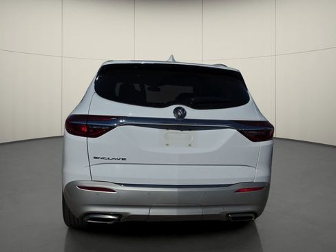 Used 2020 Buick Enclave Essence image 7