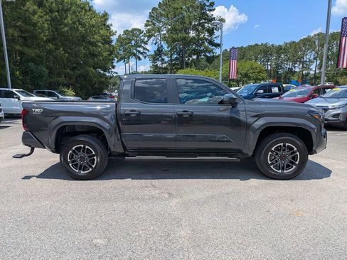 Used 2025 Toyota Tacoma TRD Sport RWD image 3