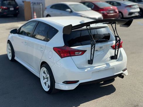 Used 2018 Toyota Corolla iM w/ Carpet Mat Package (TMS) image 13