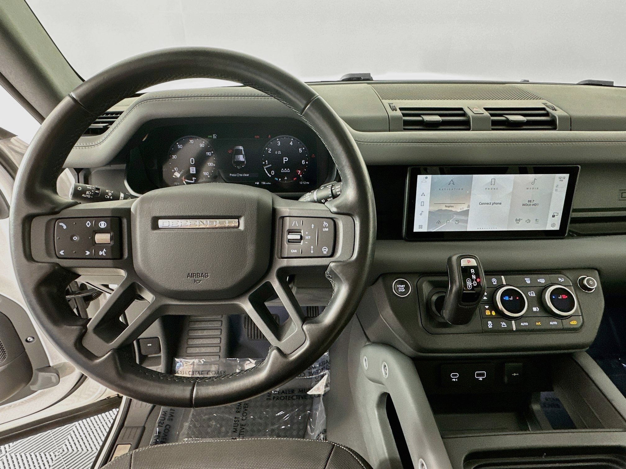 Certified 2024 Land Rover Defender 110 X-Dynamic SE AWD/4WD image 11
