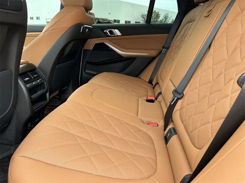 Used 2024 BMW X5 xDrive40i w/ M Sport Package image 16