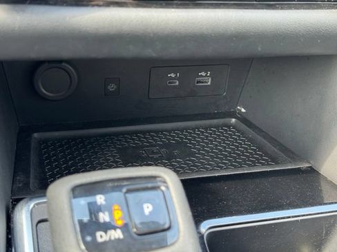 Used 2025 Nissan Pathfinder Platinum AWD/4WD image 22
