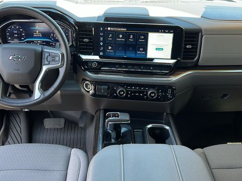 Used 2025 Chevrolet Silverado 1500 LT Trail Boss AWD/4WD image 18