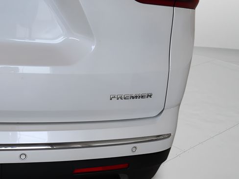 Used 2019 Chevrolet Traverse Premier w/ Driver Confidence II Package FWD image 37
